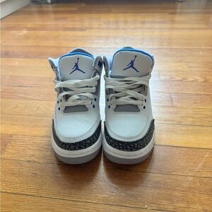Air Jordan 3’s Size. 5Y